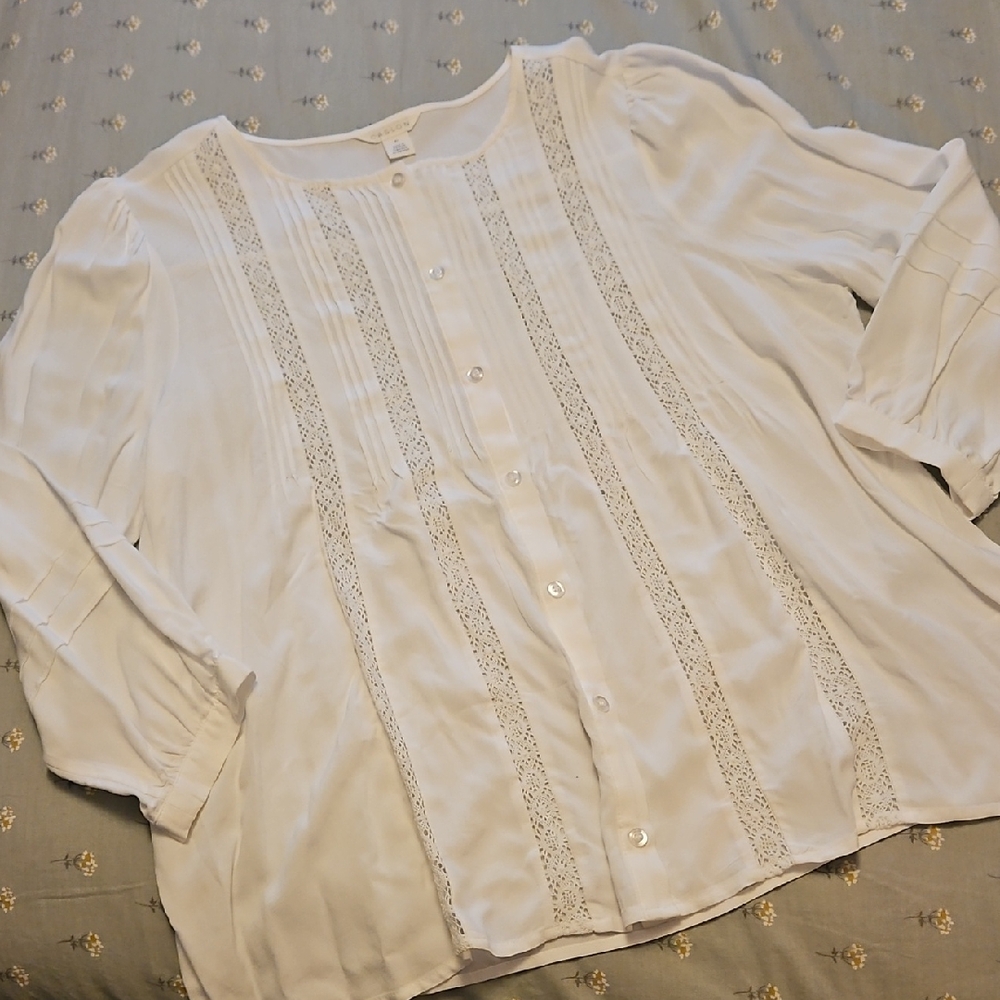 Caslon White Blouse Elegant Design